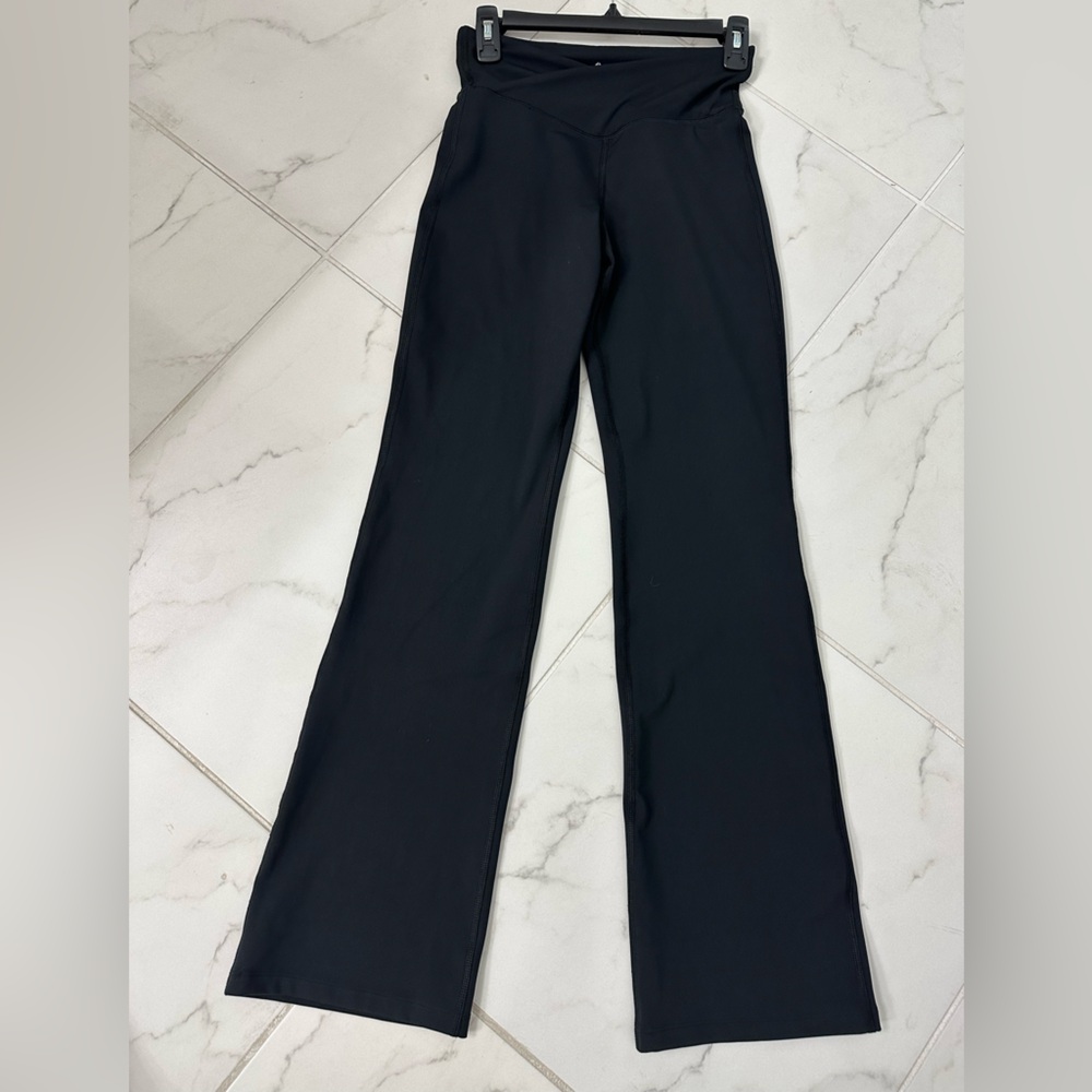 Thrive Société Black Leggings
